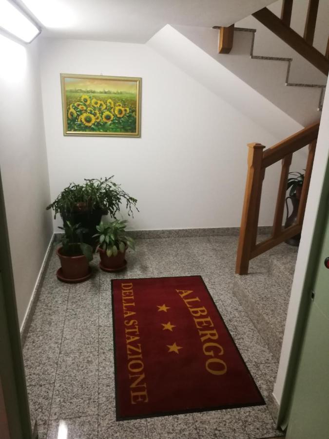 Albergo Della Stazione Cairo Montenotte Buitenkant foto