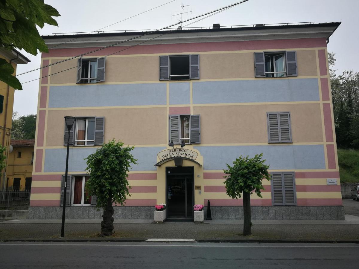 Albergo Della Stazione Cairo Montenotte Buitenkant foto
