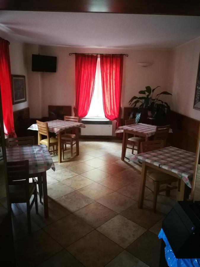Albergo Della Stazione Cairo Montenotte Buitenkant foto