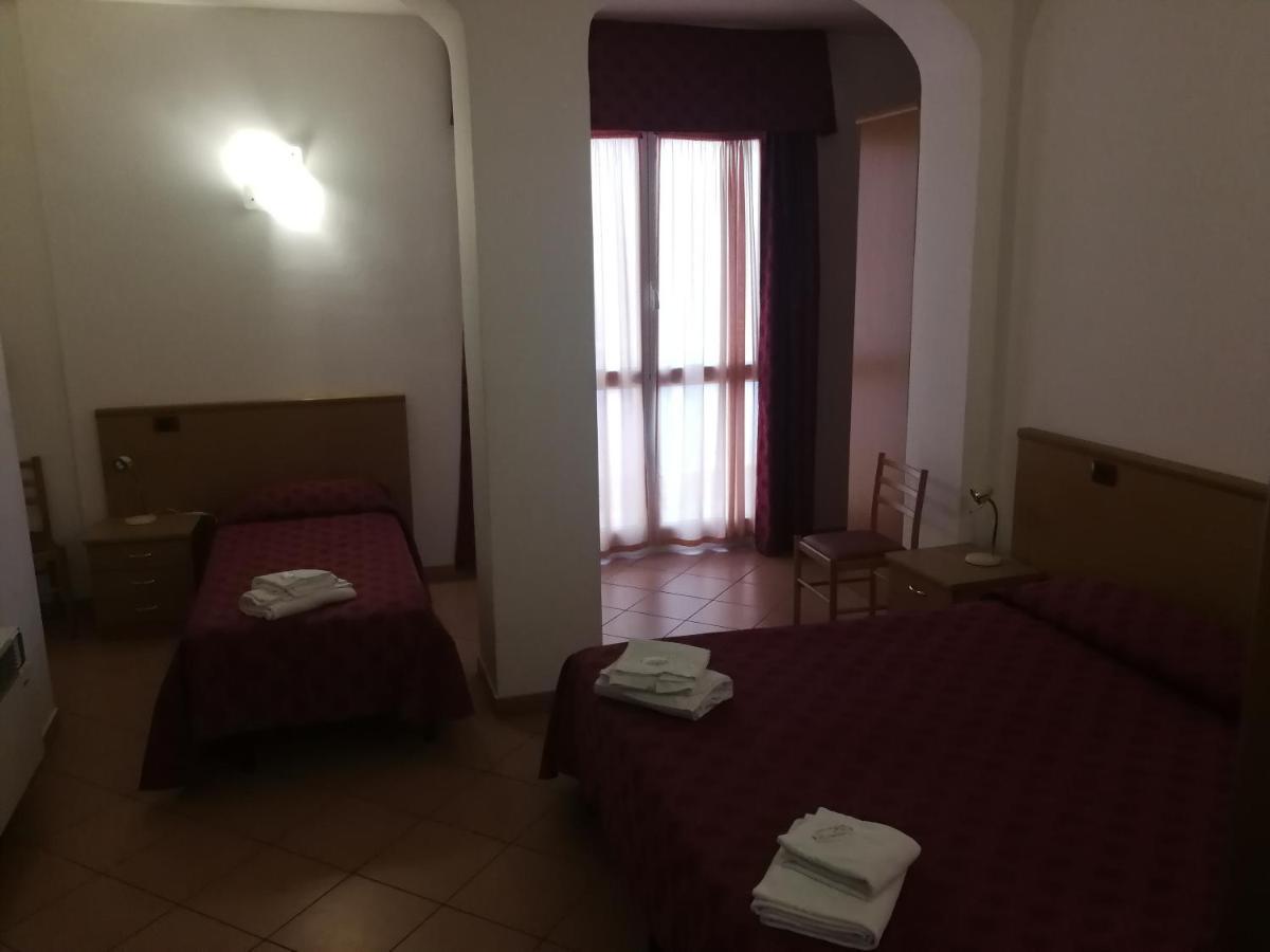 Albergo Della Stazione Cairo Montenotte Kamer foto